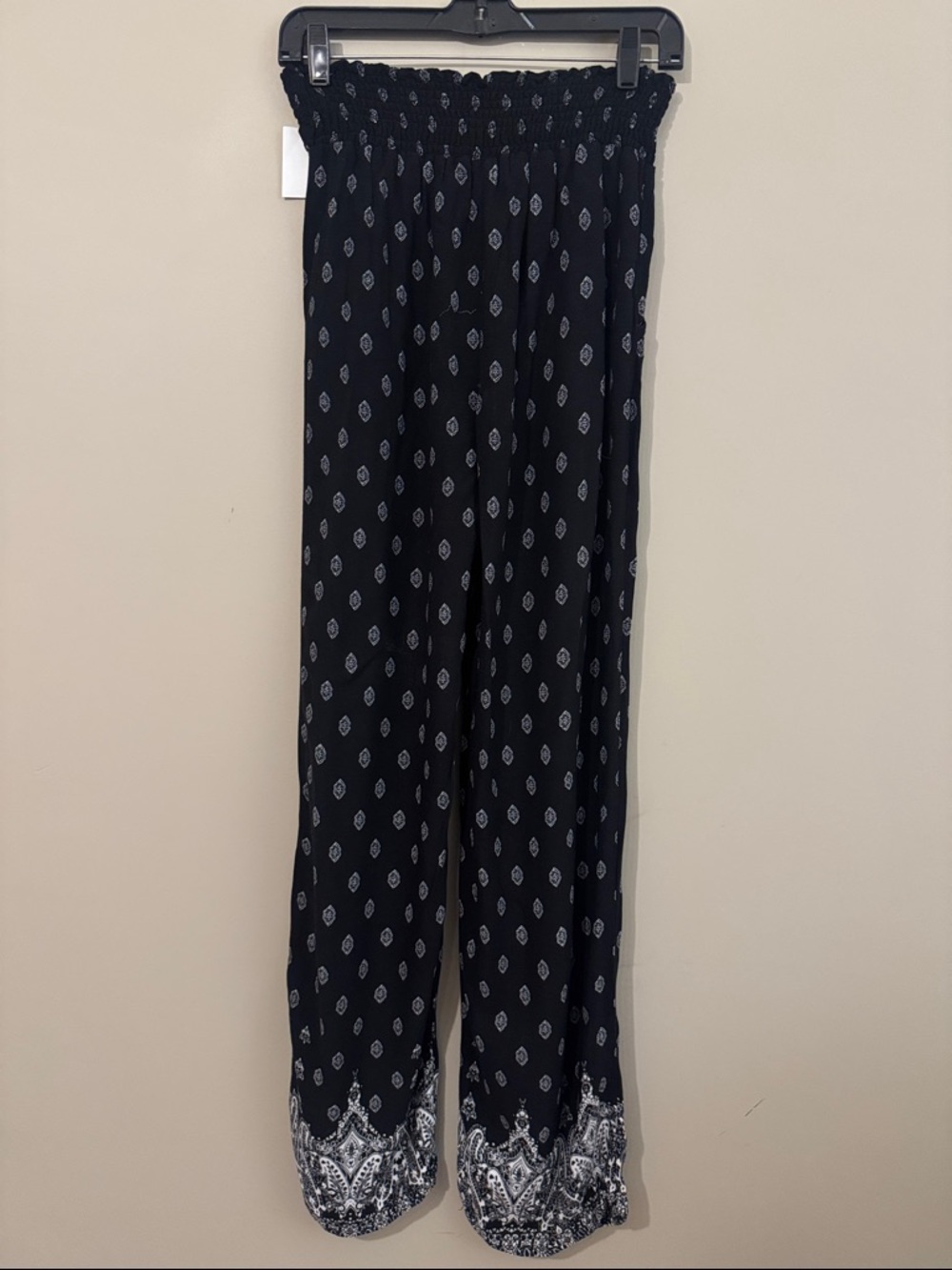 NWT- Kingston Grey Juniors' Full Length Wide-Leg Pants - black/white, Medium - Picture 7 of 10